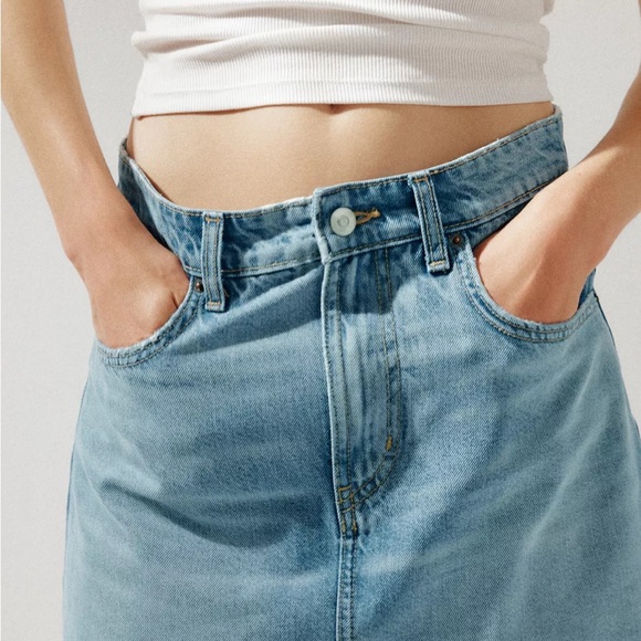 Zara Denim Mini Skirt - Picture 1 of 4